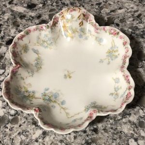 Haviland & Co. Limoges Floral vegetable bowl